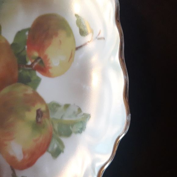 Apple Plate Decor - Picture 4 of 10